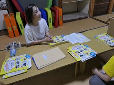 あいち・ひろがる学び☆フェスのチラシ発送準備の写真